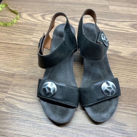 Taos Carousel 2 Floral Sandals Black Metallic Silver 38 USA 7 - 7.5 Wedge Sadals - Picture 6 of 13